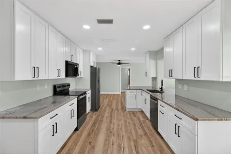 7957 10th Avenue S St Petersburg FL 33707