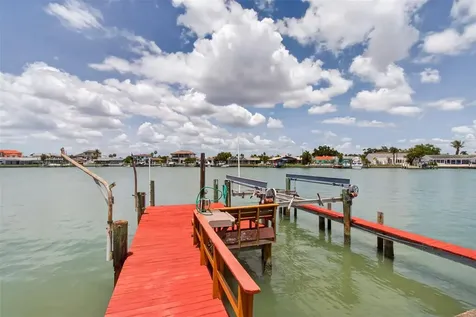 7957 10th Avenue S St Petersburg FL 33707