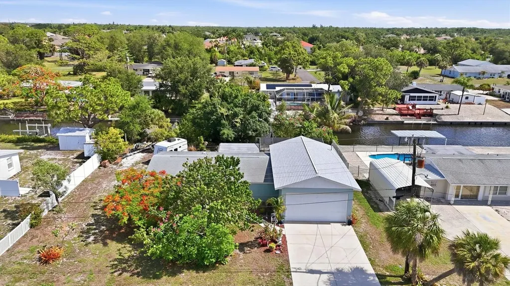 852 E 6th Street Englewood FL 34223