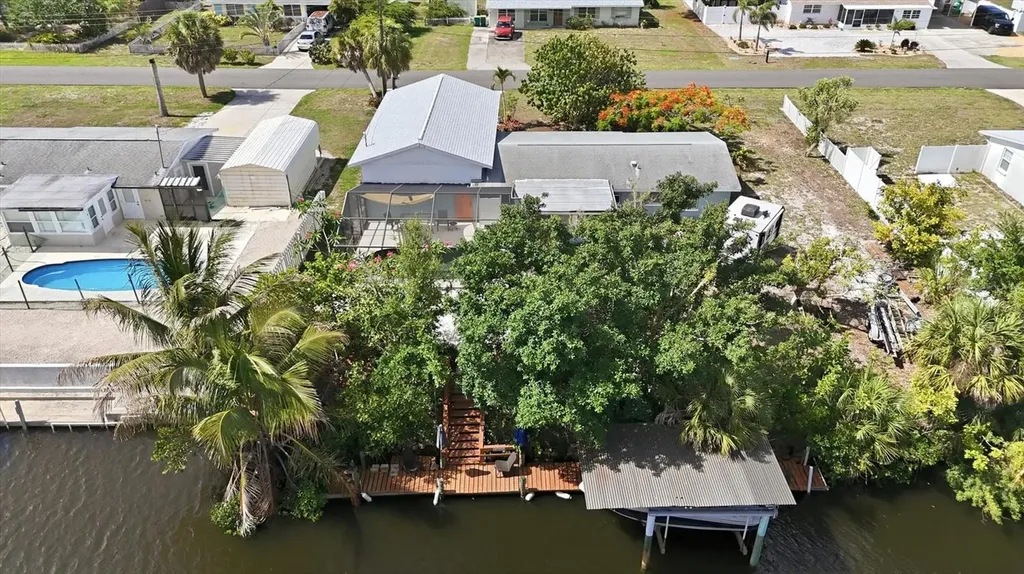 852 E 6th Street Englewood FL 34223