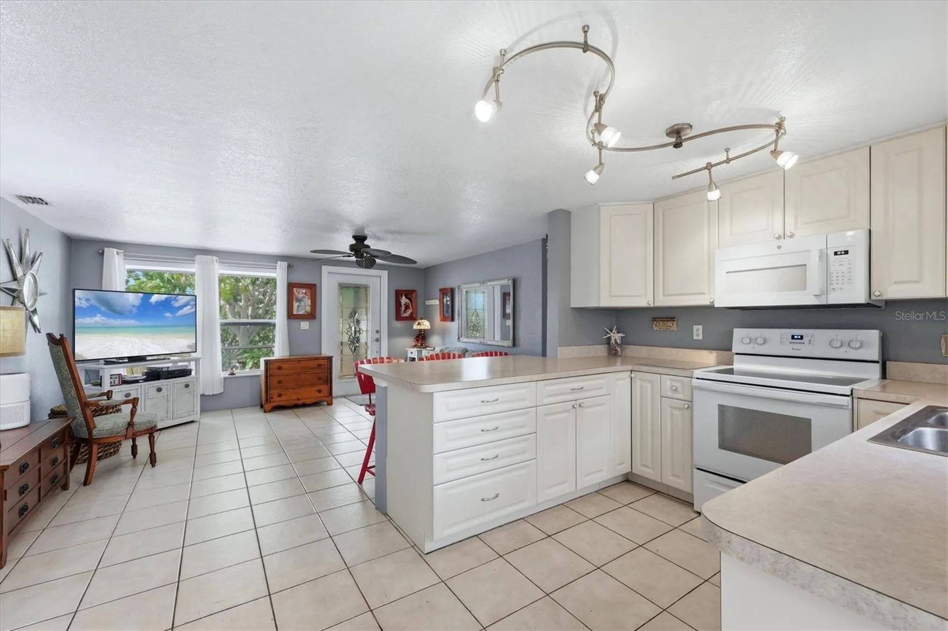 852 E 6th Street Englewood FL 34223