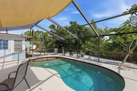 852 E 6th Street Englewood FL 34223