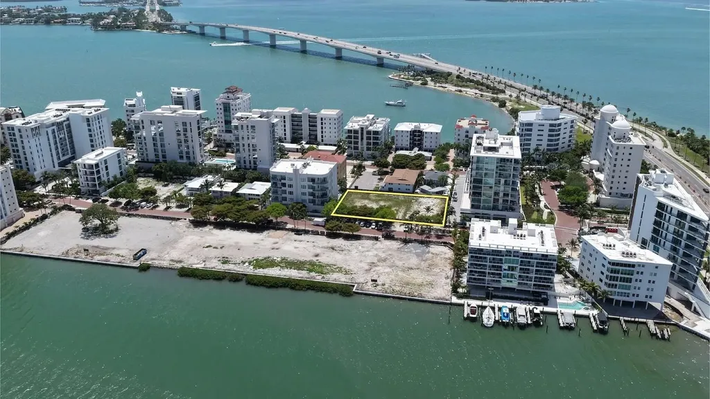 621 Golden Gate Point Sarasota FL 34236