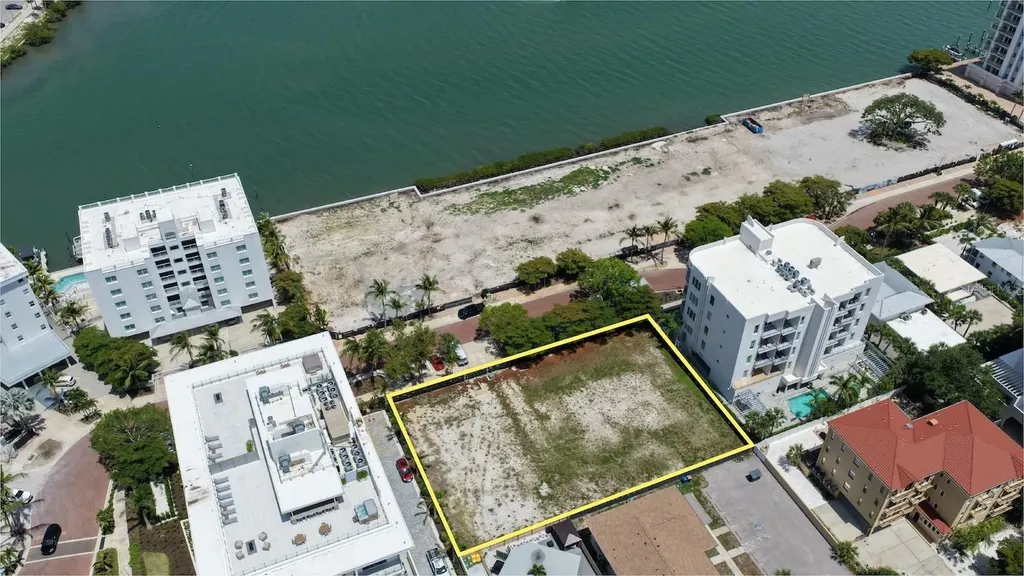 621 Golden Gate Point Sarasota FL 34236