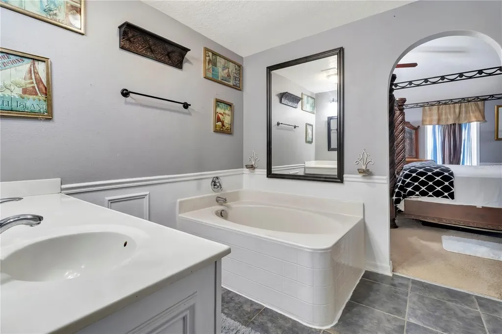 7642 Park Hill Avenue Leesburg FL 34748