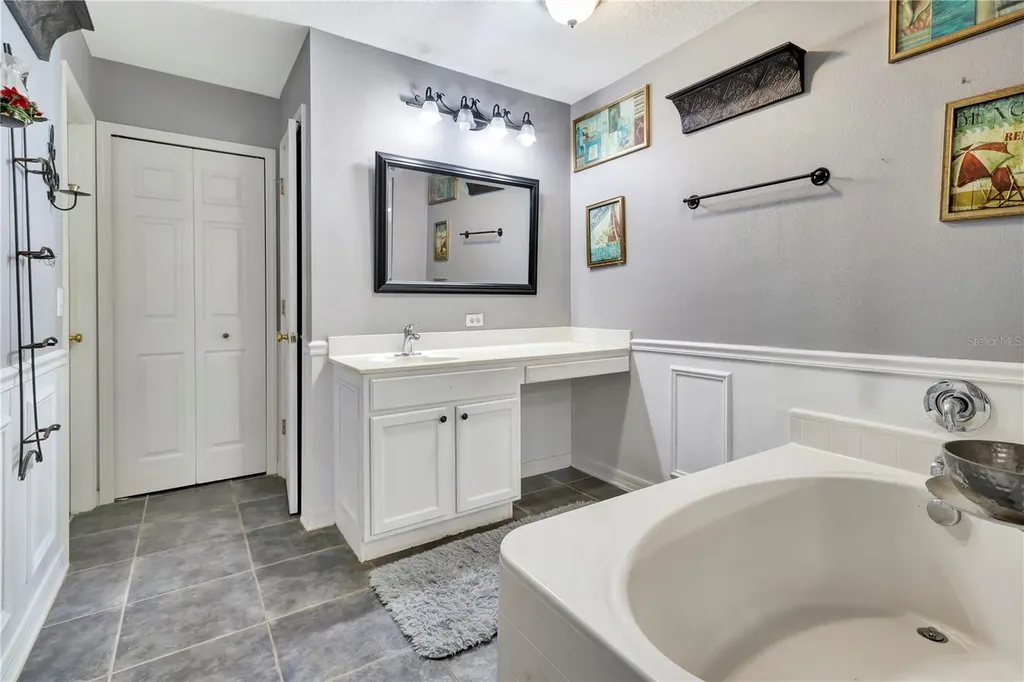 7642 Park Hill Avenue Leesburg FL 34748