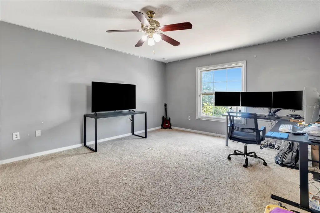 7642 Park Hill Avenue Leesburg FL 34748