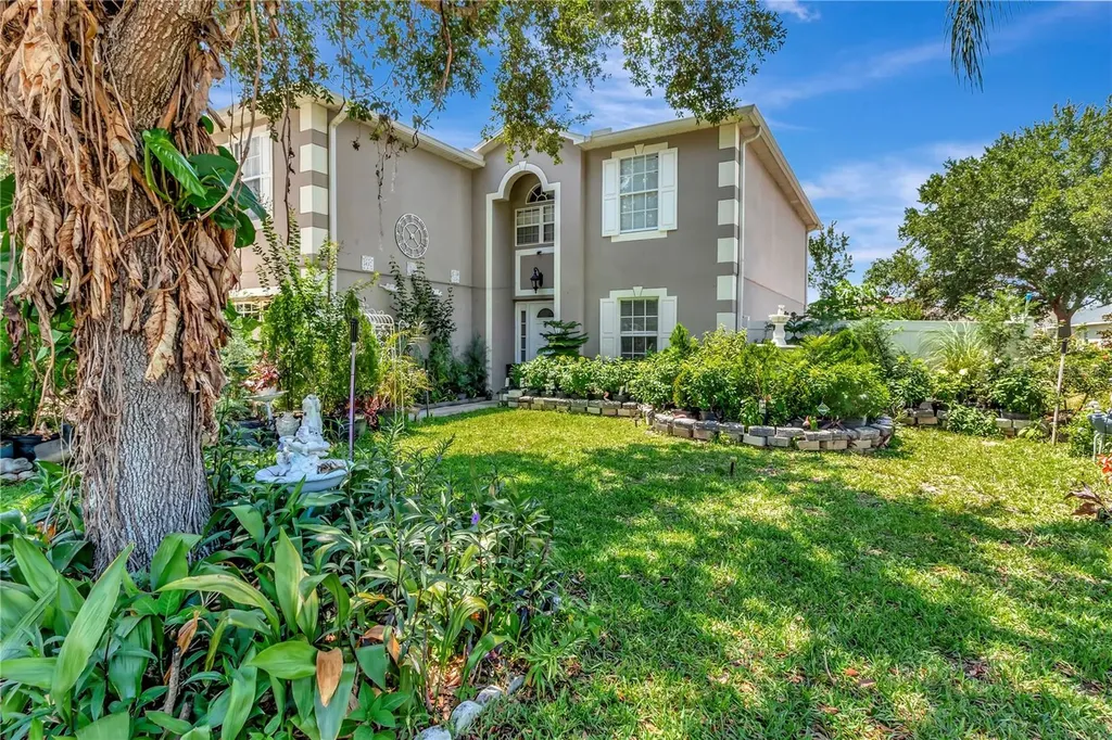 7642 Park Hill Avenue Leesburg FL 34748