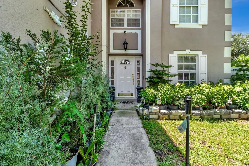 7642 Park Hill Avenue Leesburg FL 34748