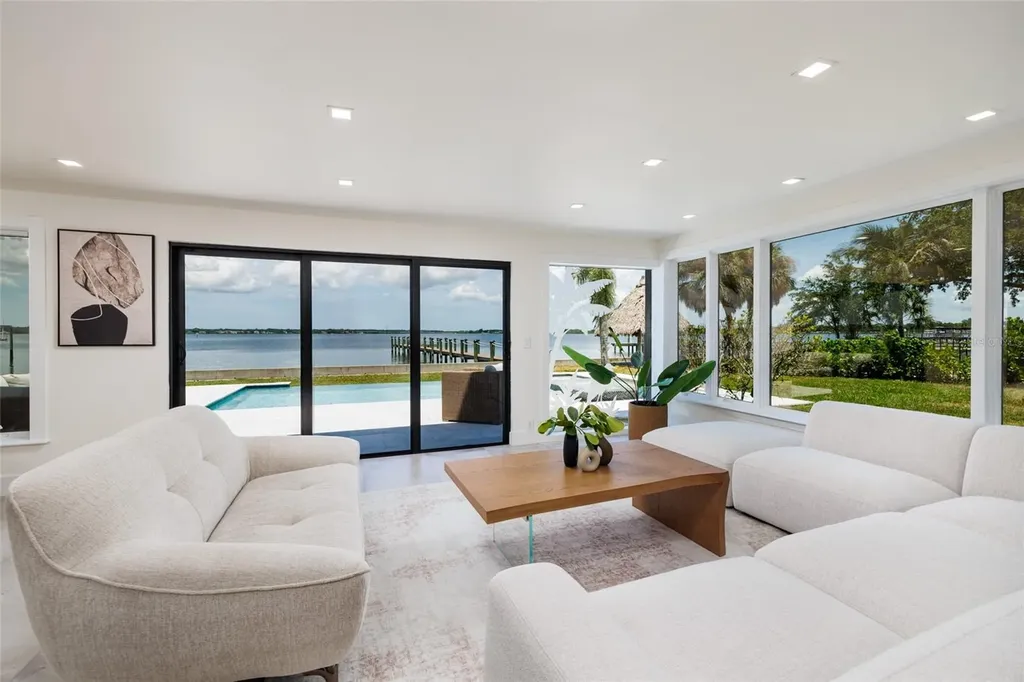 412 Shore Drive E Oldsmar FL 34677