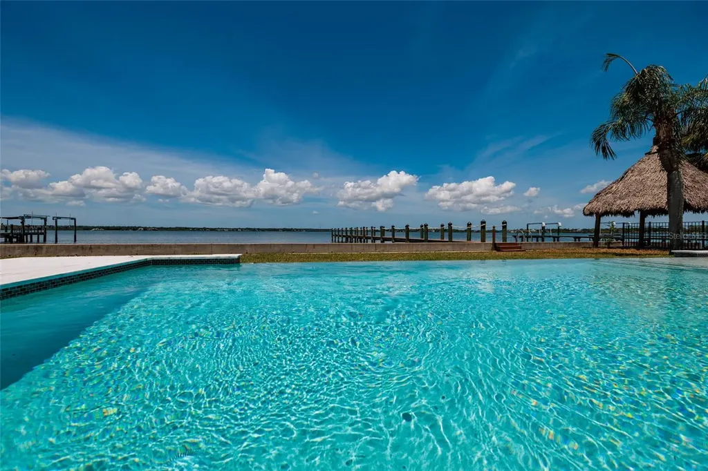 412 Shore Drive E Oldsmar FL 34677