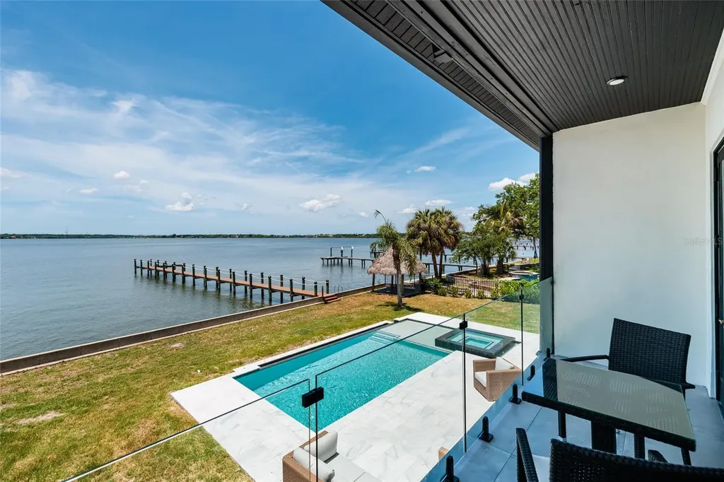 412 Shore Drive E Oldsmar FL 34677