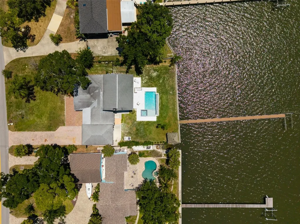 412 Shore Drive E Oldsmar FL 34677
