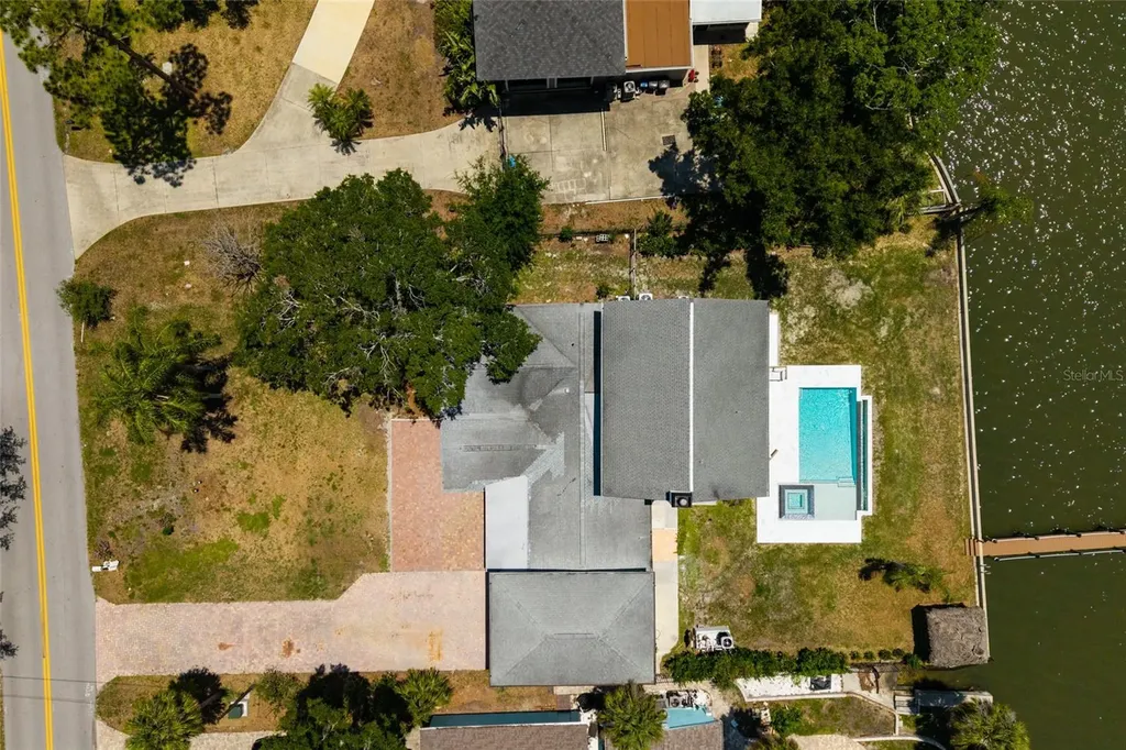 412 Shore Drive E Oldsmar FL 34677