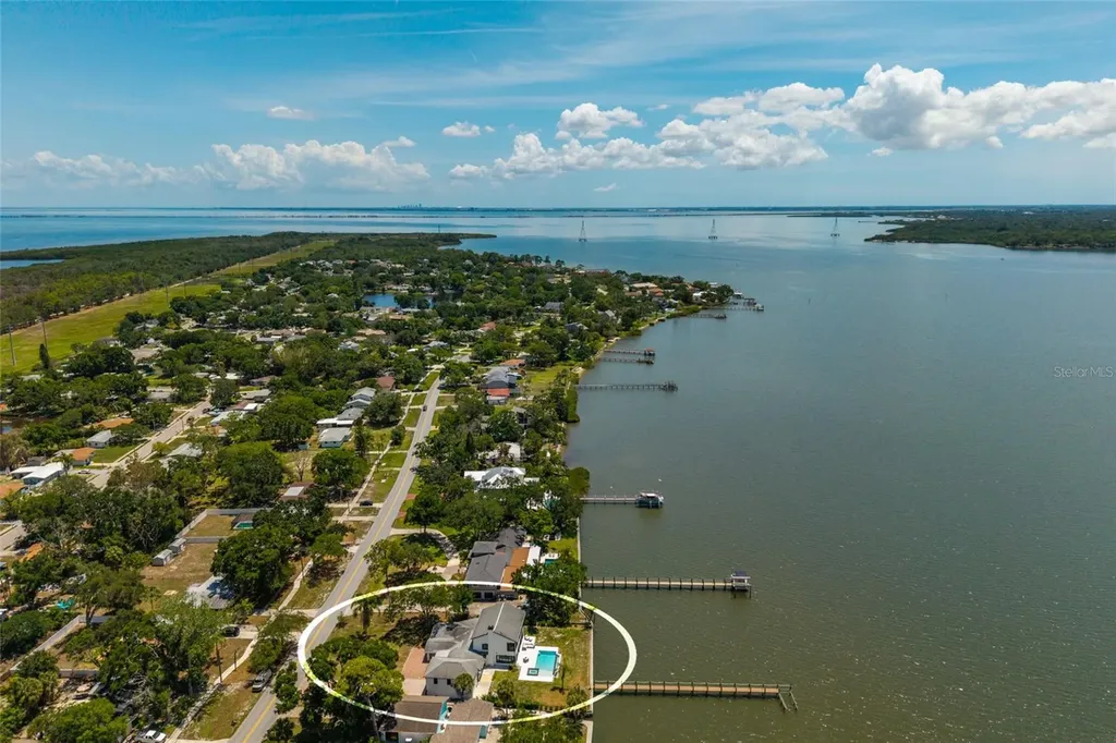 412 Shore Drive E Oldsmar FL 34677