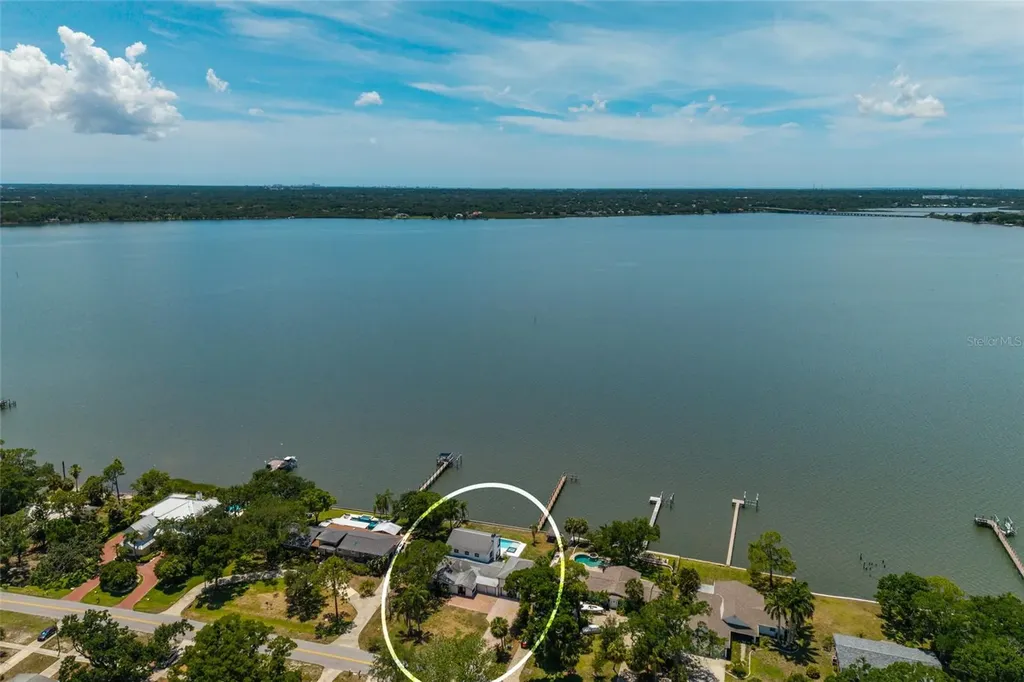 412 Shore Drive E Oldsmar FL 34677