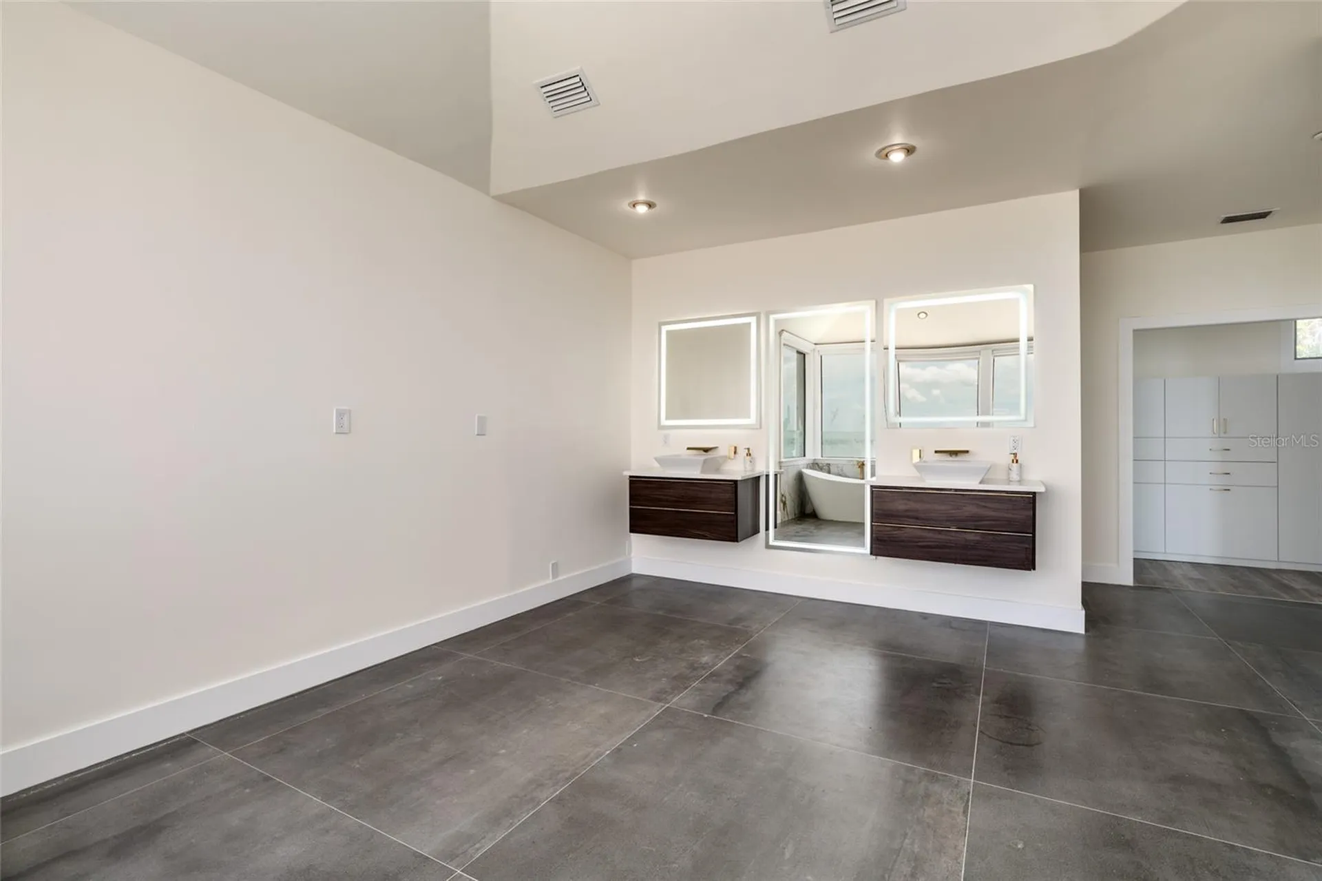 412 Shore Drive E Oldsmar FL 34677