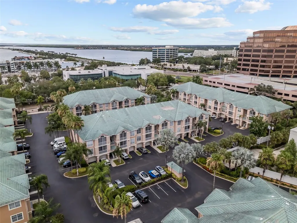 3302 Bay Club Circle Tampa FL 33607