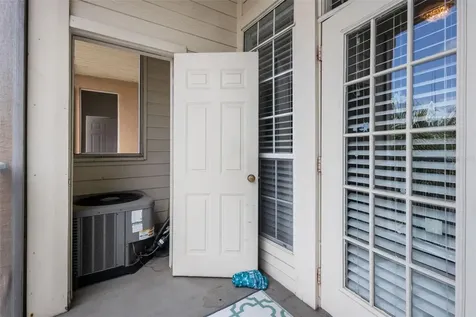 3302 Bay Club Circle Tampa FL 33607