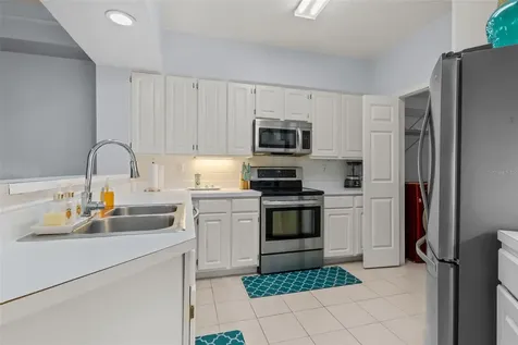3302 Bay Club Circle Tampa FL 33607