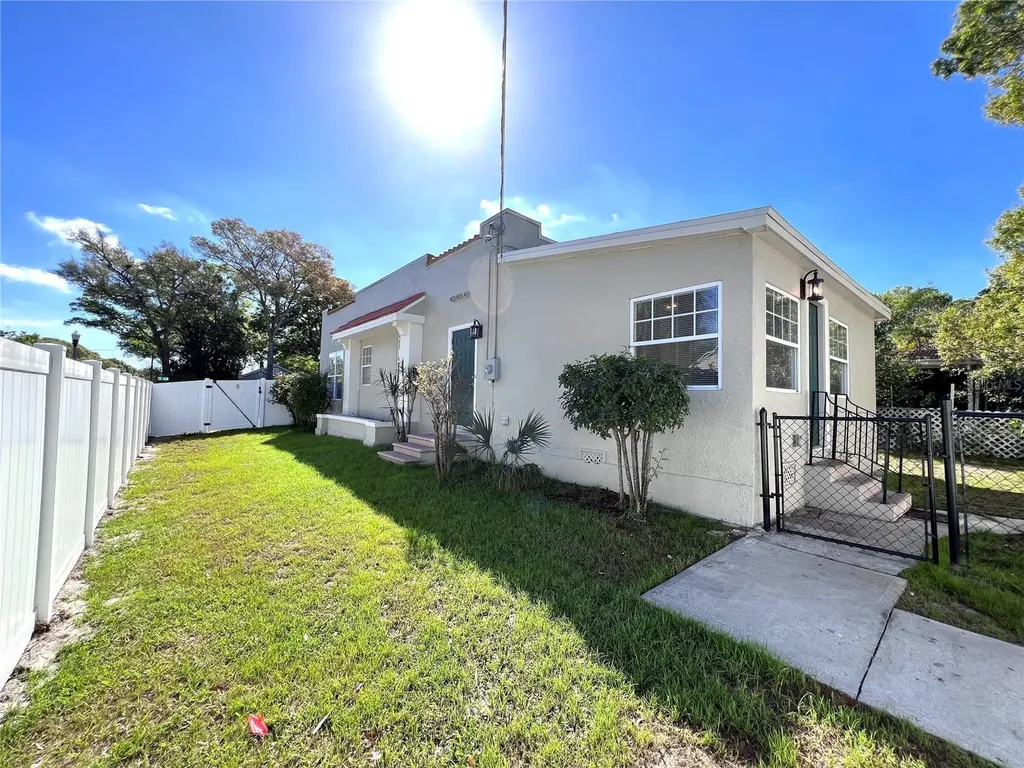 1240 15th Street N St Petersburg FL 33705