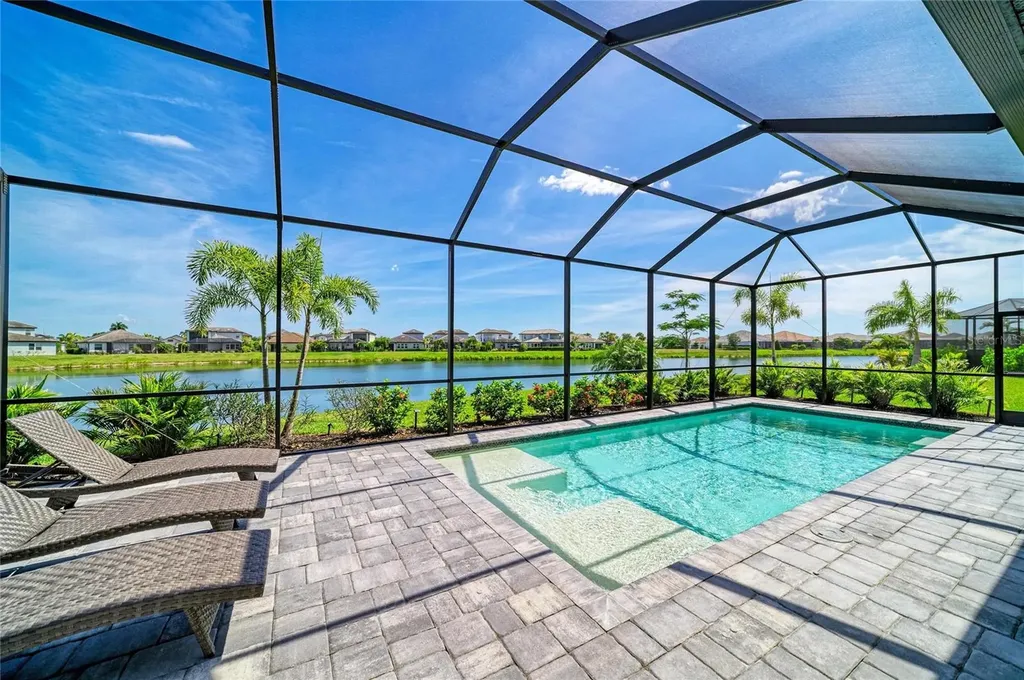 8533 Beechlake Court Sarasota FL 34240