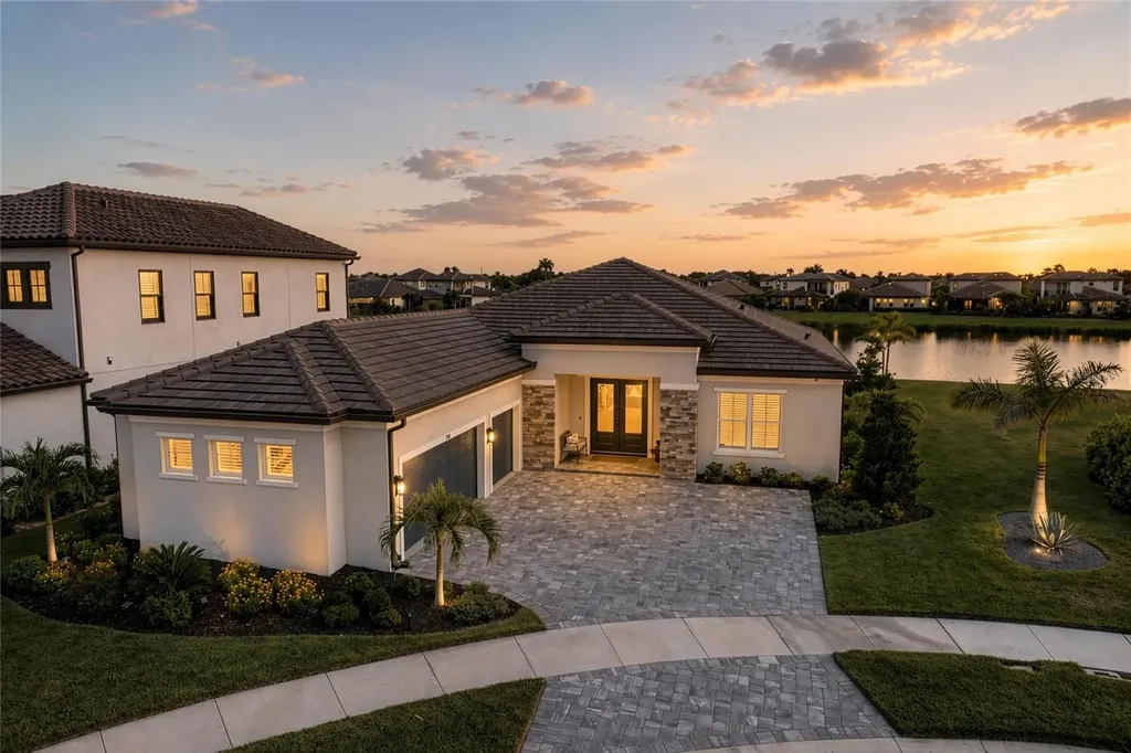 8533 Beechlake Court Sarasota FL 34240