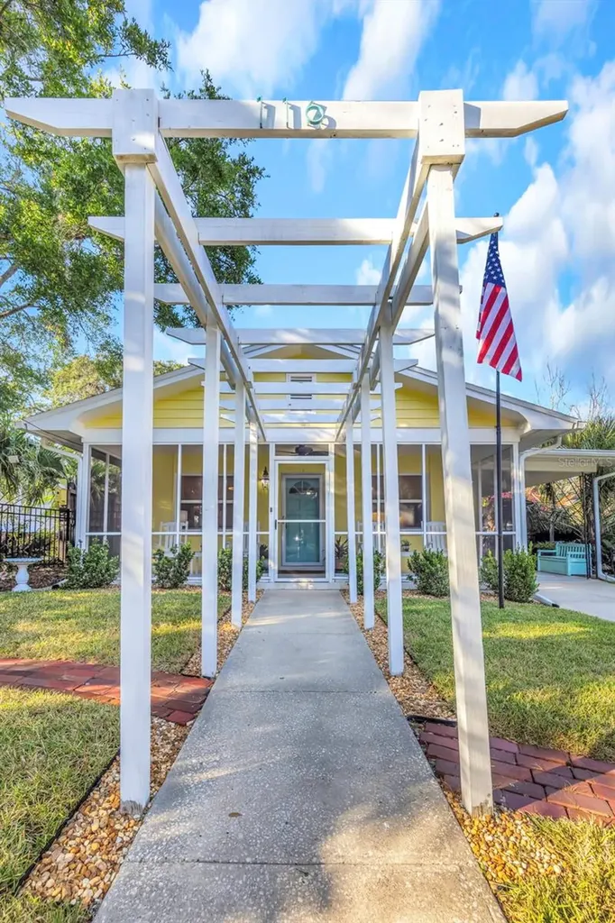 116 Read Street Tarpon Springs FL 34689