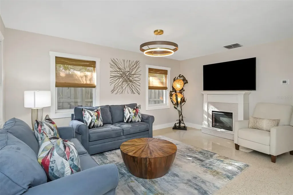 116 Read Street Tarpon Springs FL 34689