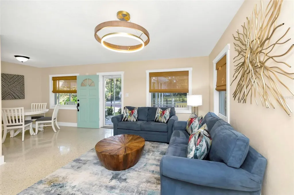 116 Read Street Tarpon Springs FL 34689