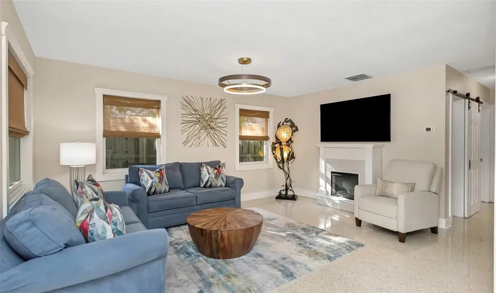 116 Read Street Tarpon Springs FL 34689