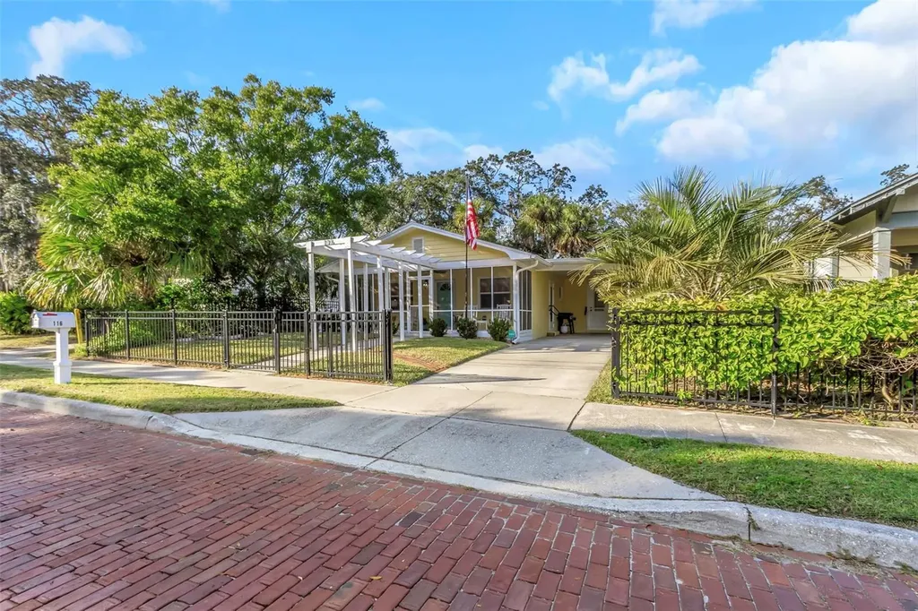 116 Read Street Tarpon Springs FL 34689