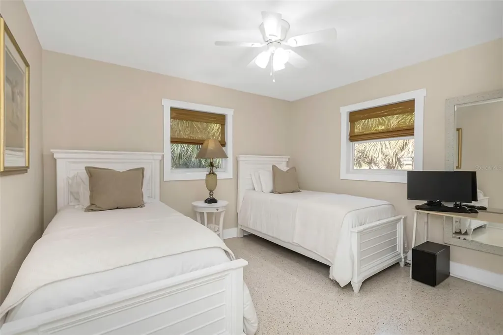 116 Read Street Tarpon Springs FL 34689