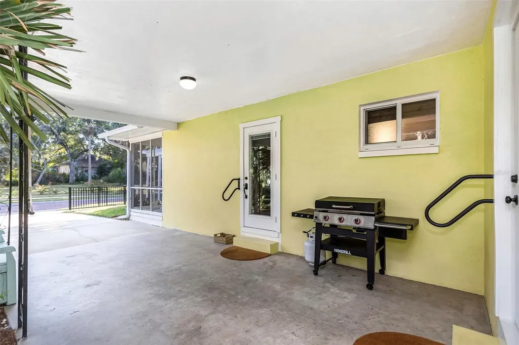 116 Read Street Tarpon Springs FL 34689