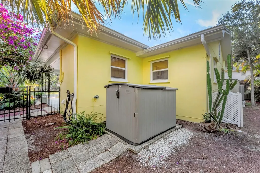 116 Read Street Tarpon Springs FL 34689