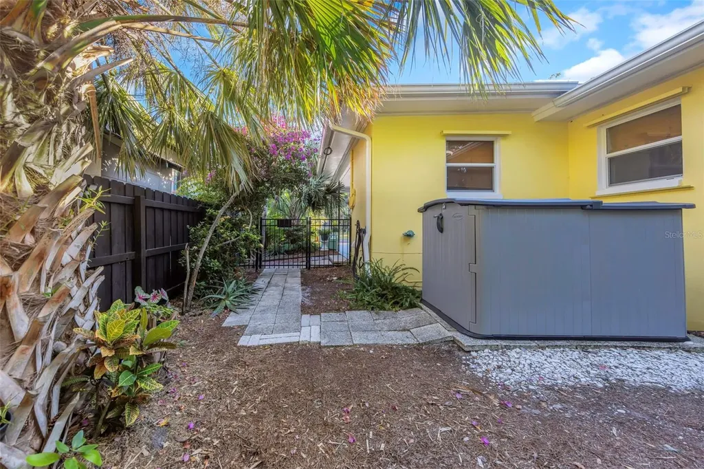 116 Read Street Tarpon Springs FL 34689