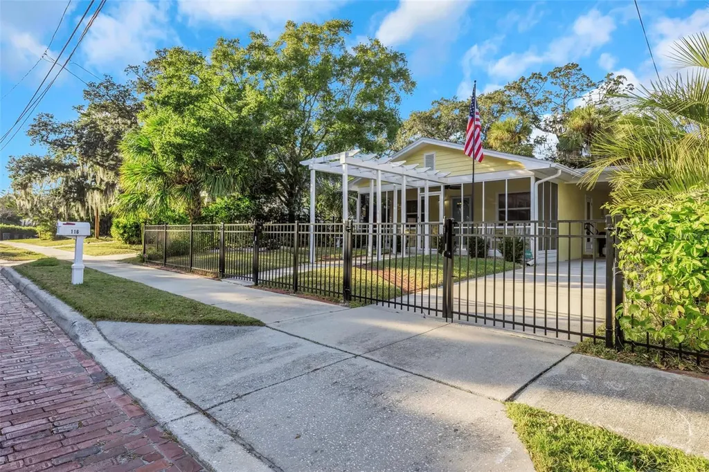 116 Read Street Tarpon Springs FL 34689