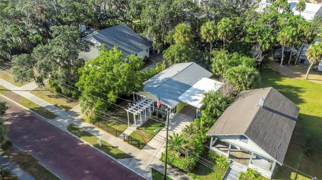 116 Read Street Tarpon Springs FL 34689