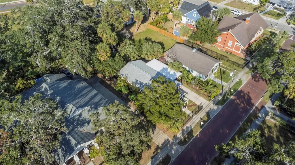 116 Read Street Tarpon Springs FL 34689