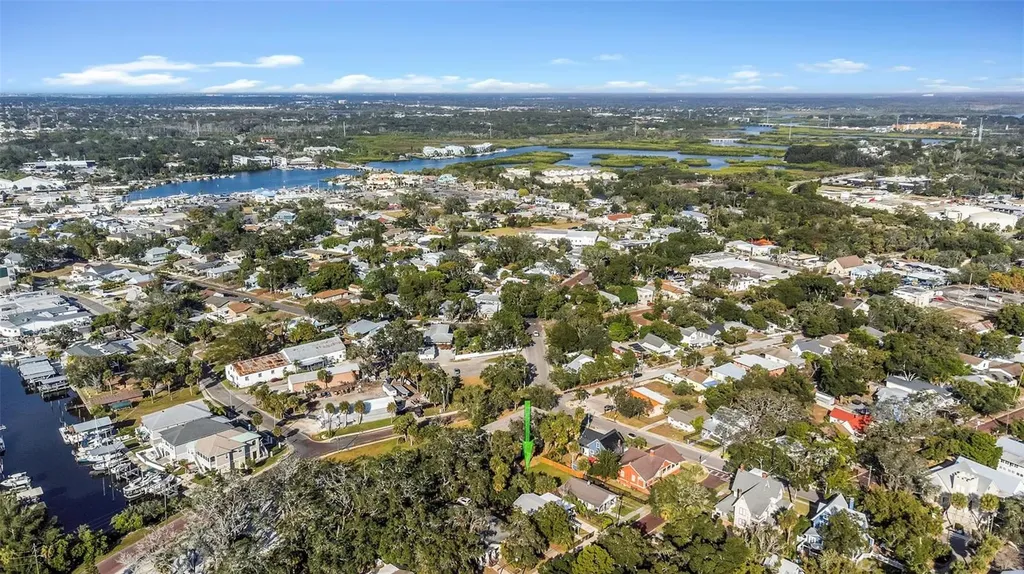 116 Read Street Tarpon Springs FL 34689