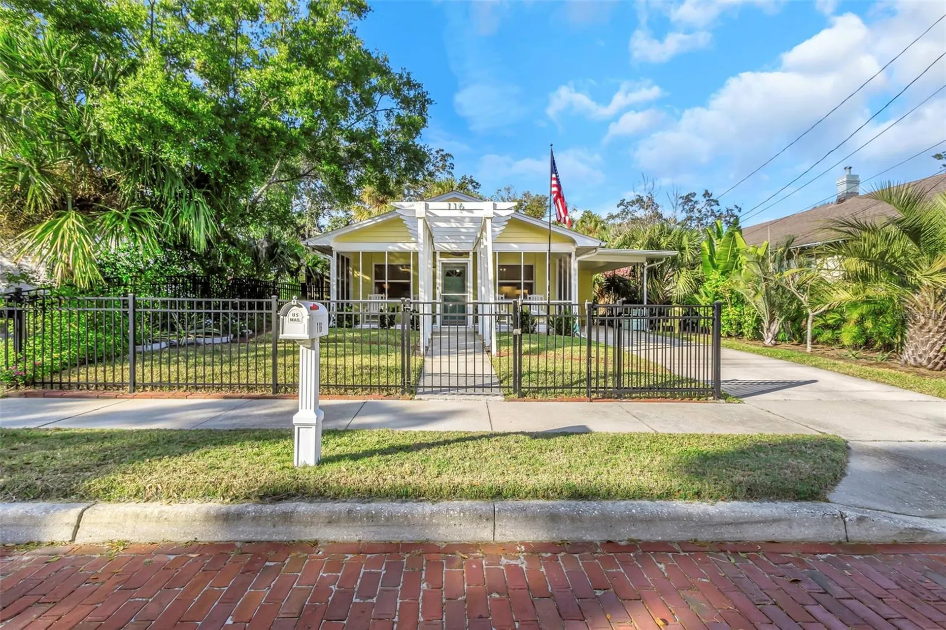 116 Read Street Tarpon Springs FL 34689