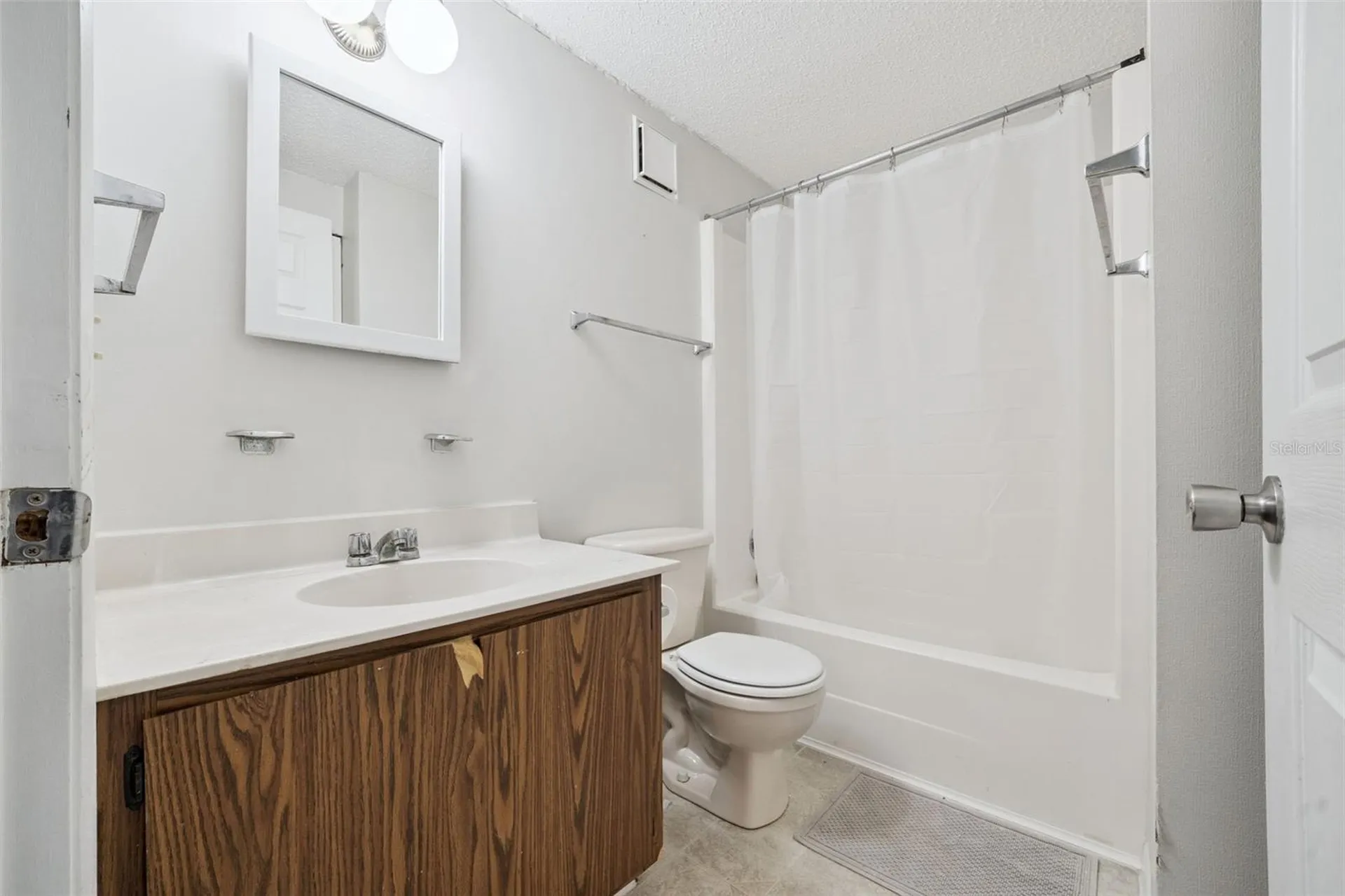 42146 Pine Valley Drive Paisley FL 32767