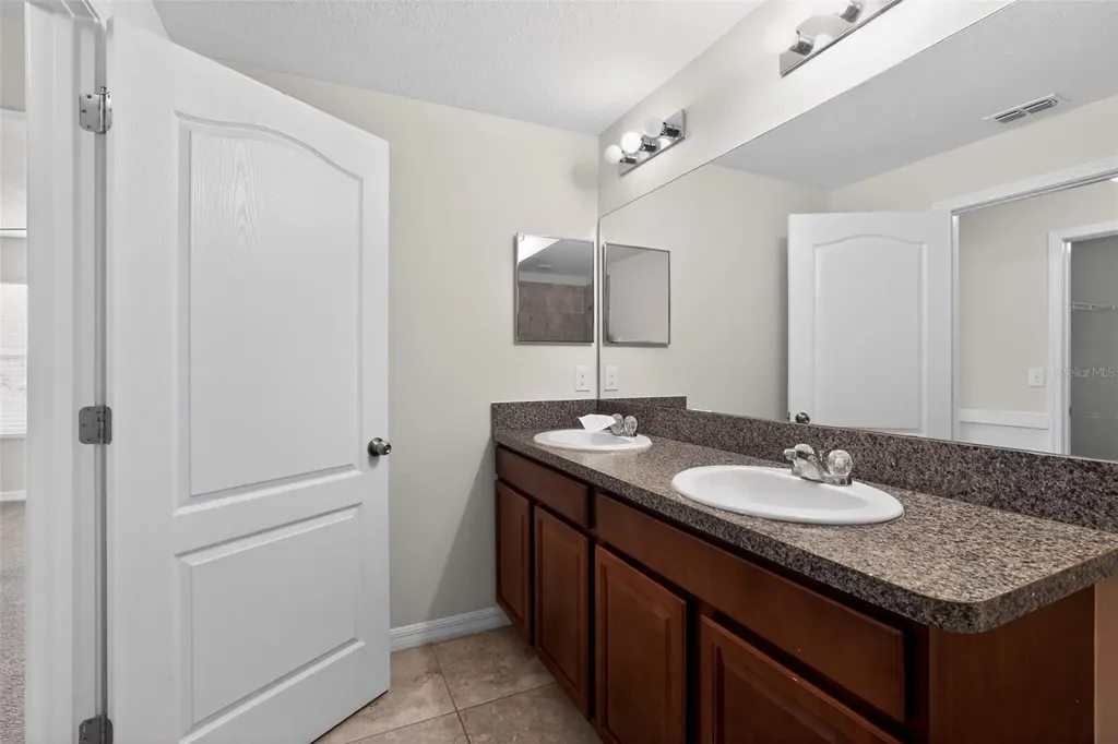 2224 Golden Falcon Drive Ruskin FL 33570