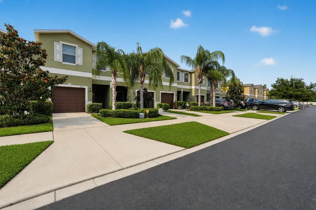 2224 Golden Falcon Drive Ruskin FL 33570