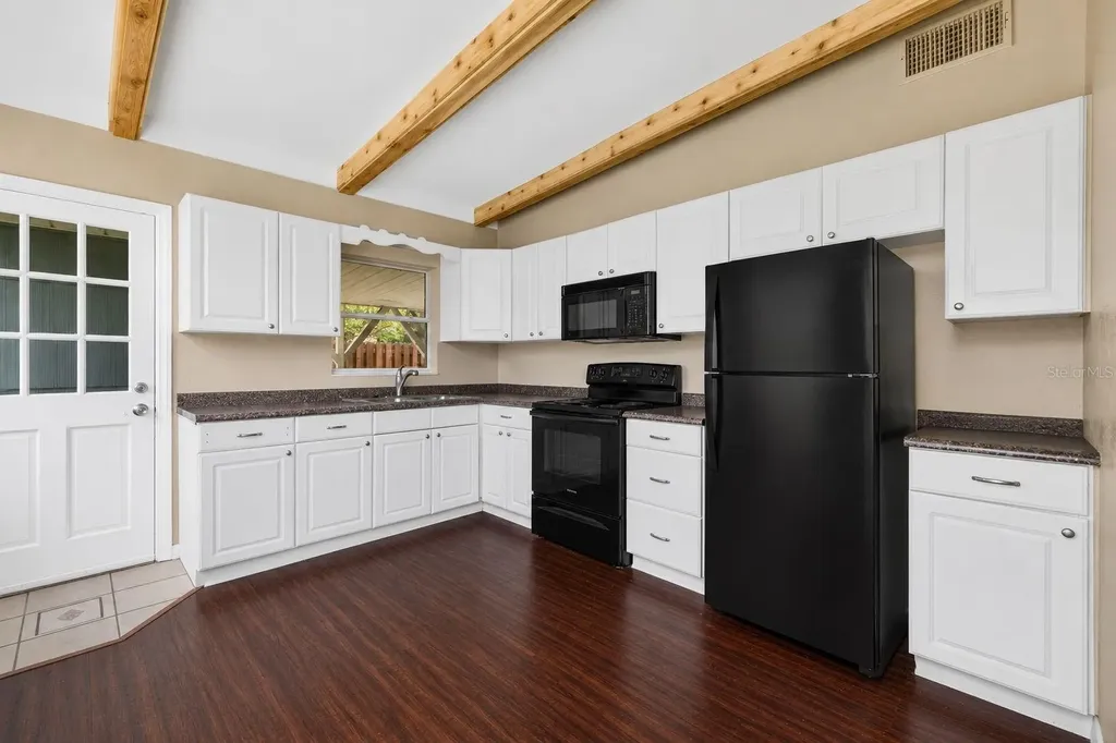 6819 Meadowlawn Drive N St Petersburg FL 33702