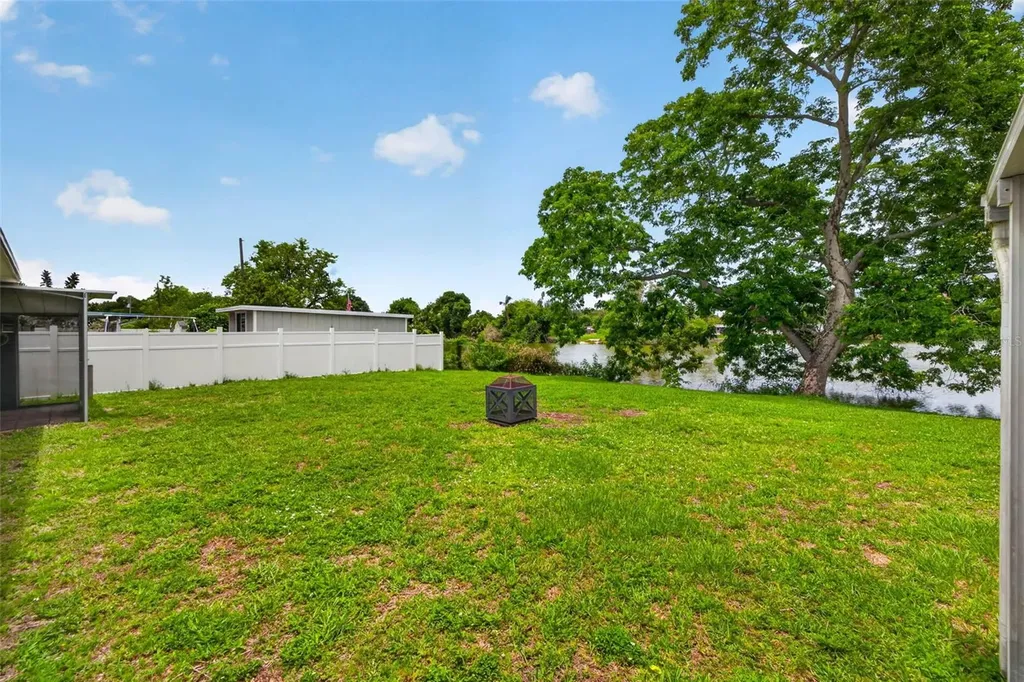 6819 Meadowlawn Drive N St Petersburg FL 33702