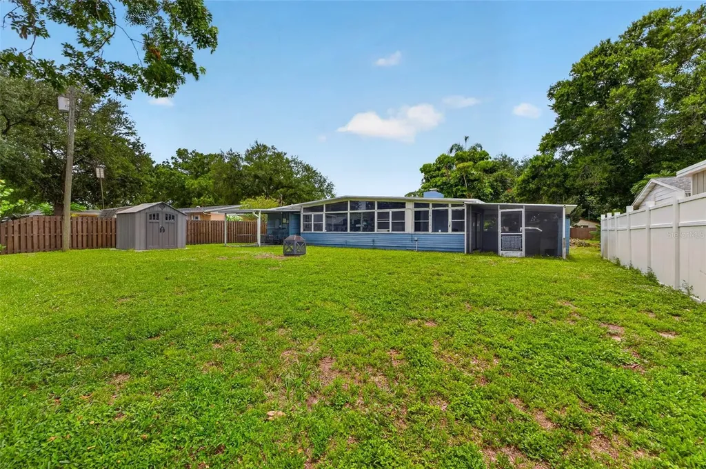 6819 Meadowlawn Drive N St Petersburg FL 33702