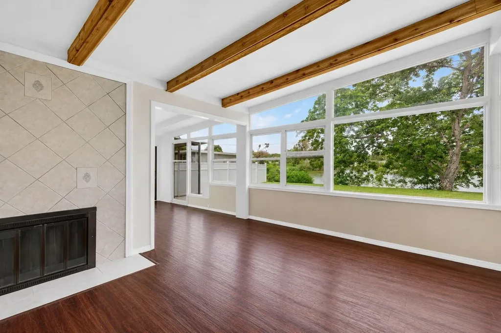 6819 Meadowlawn Drive N St Petersburg FL 33702
