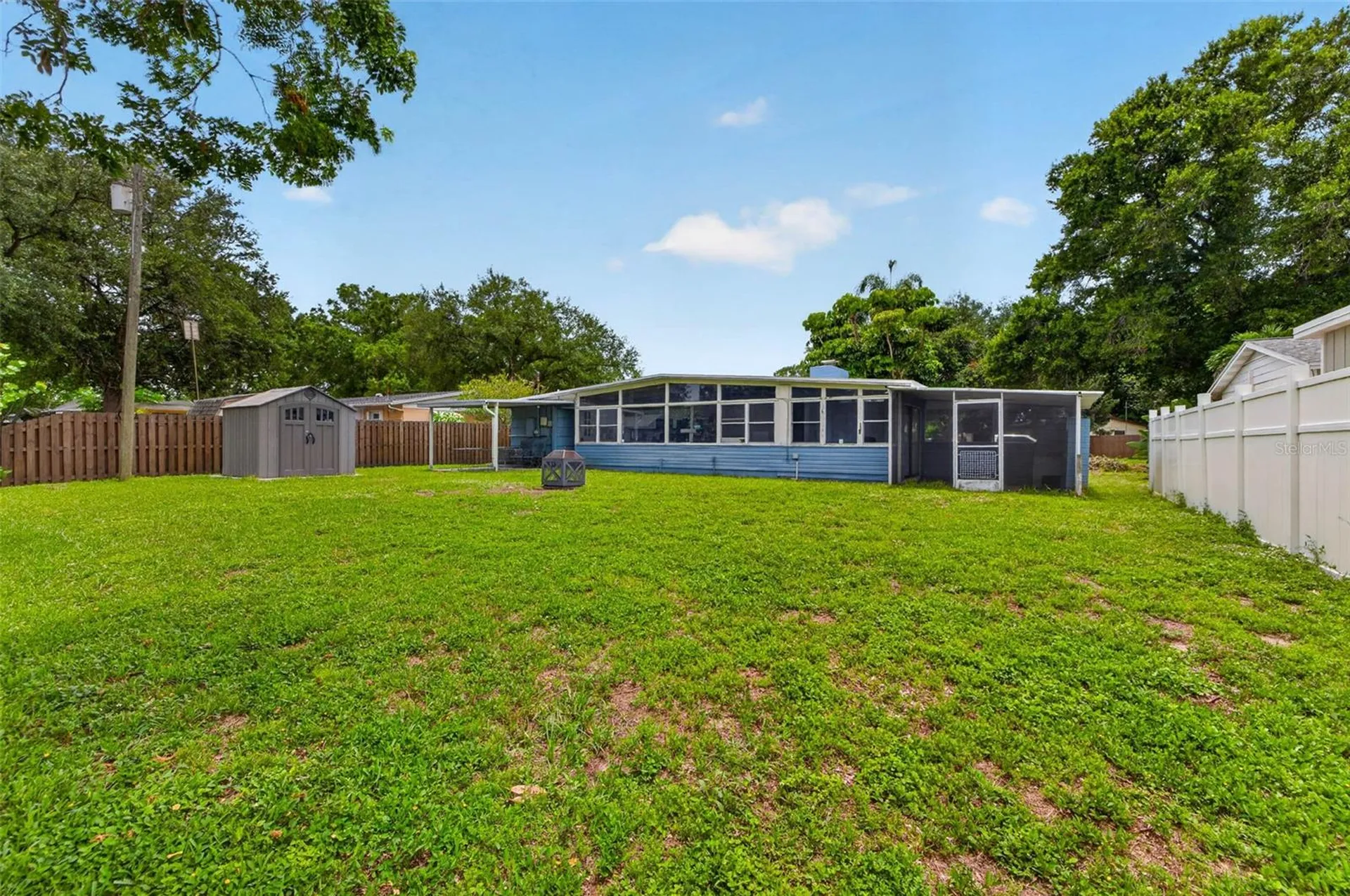 6819 Meadowlawn Drive N St Petersburg FL 33702