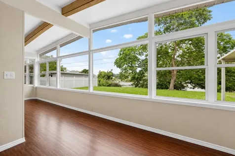 6819 Meadowlawn Drive N St Petersburg FL 33702